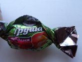 Конфеты Микаелло "Груша" в бело-темной шоколадной глазури с миндалем